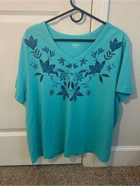 Women's Turquoise V-Neck Embroidered Floral Tee